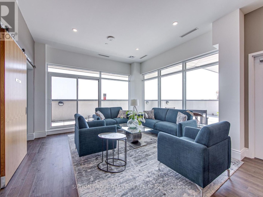 210 - 90 ORCHARD POINT ROAD, 