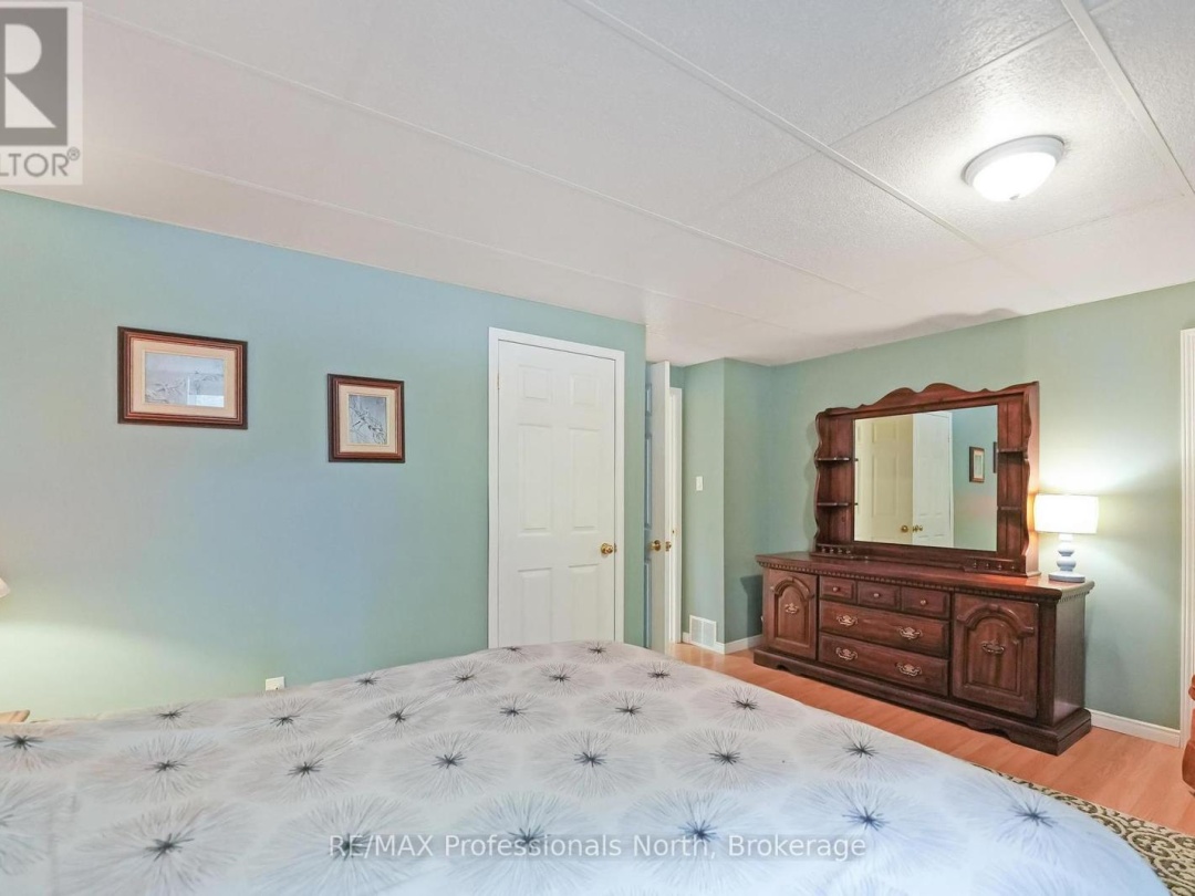 1093 Comak Crescent, St Nora Lake