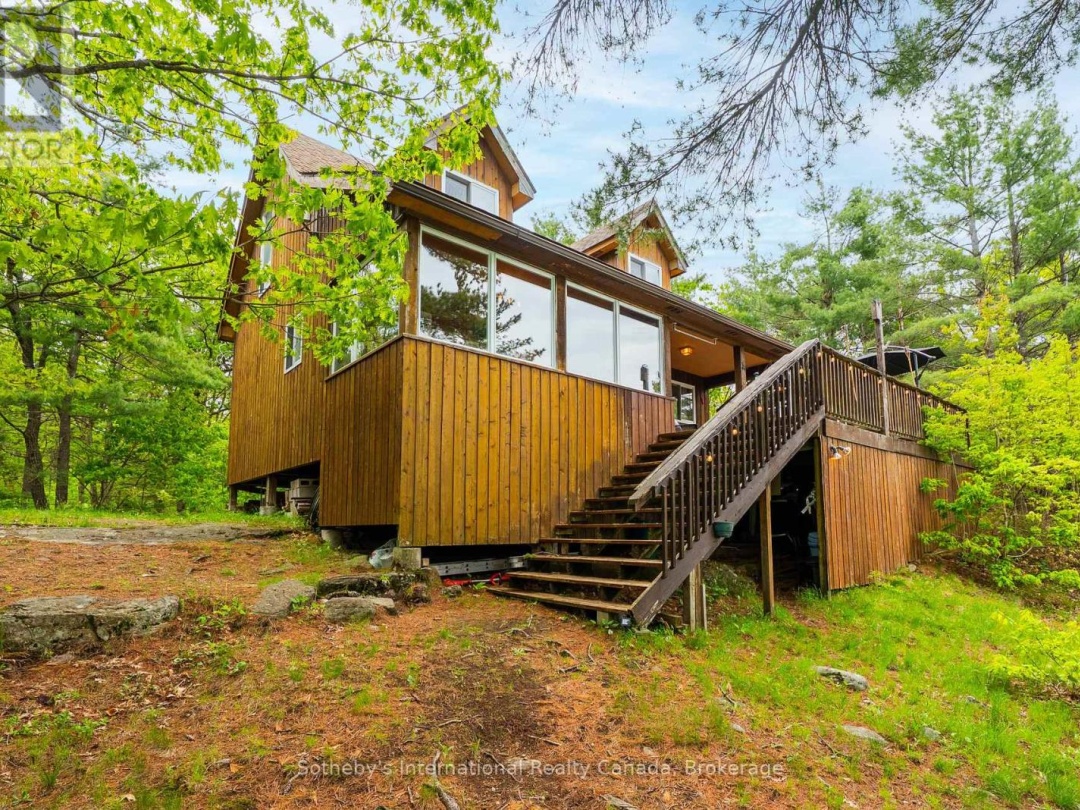 5760 Kahshe Lake, Kahshe Lake