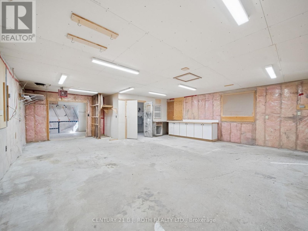 138 SIMCOE STREET, 