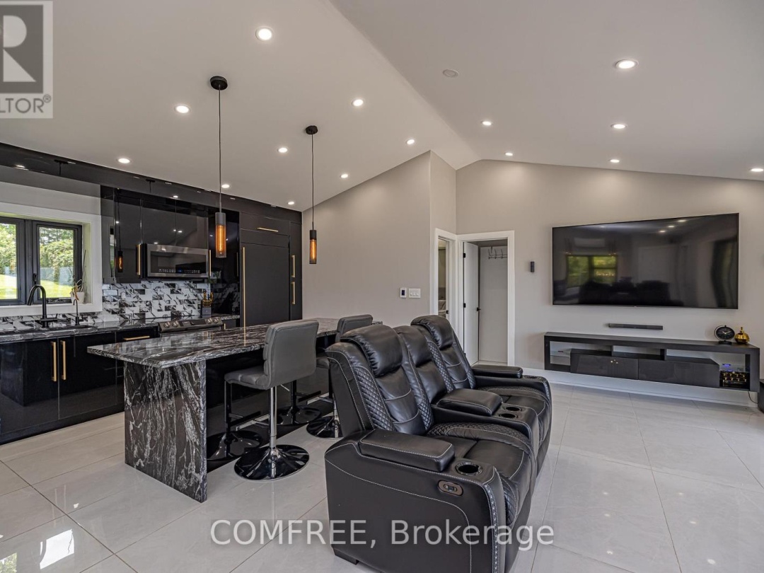 901 WOODLAND DRIVE, 