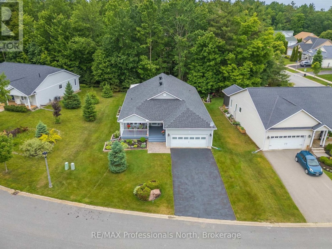 4 RED MAPLE COURT, 
