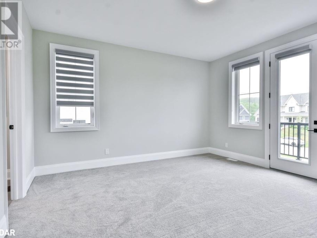 4 CLYDESDALE Court, 
