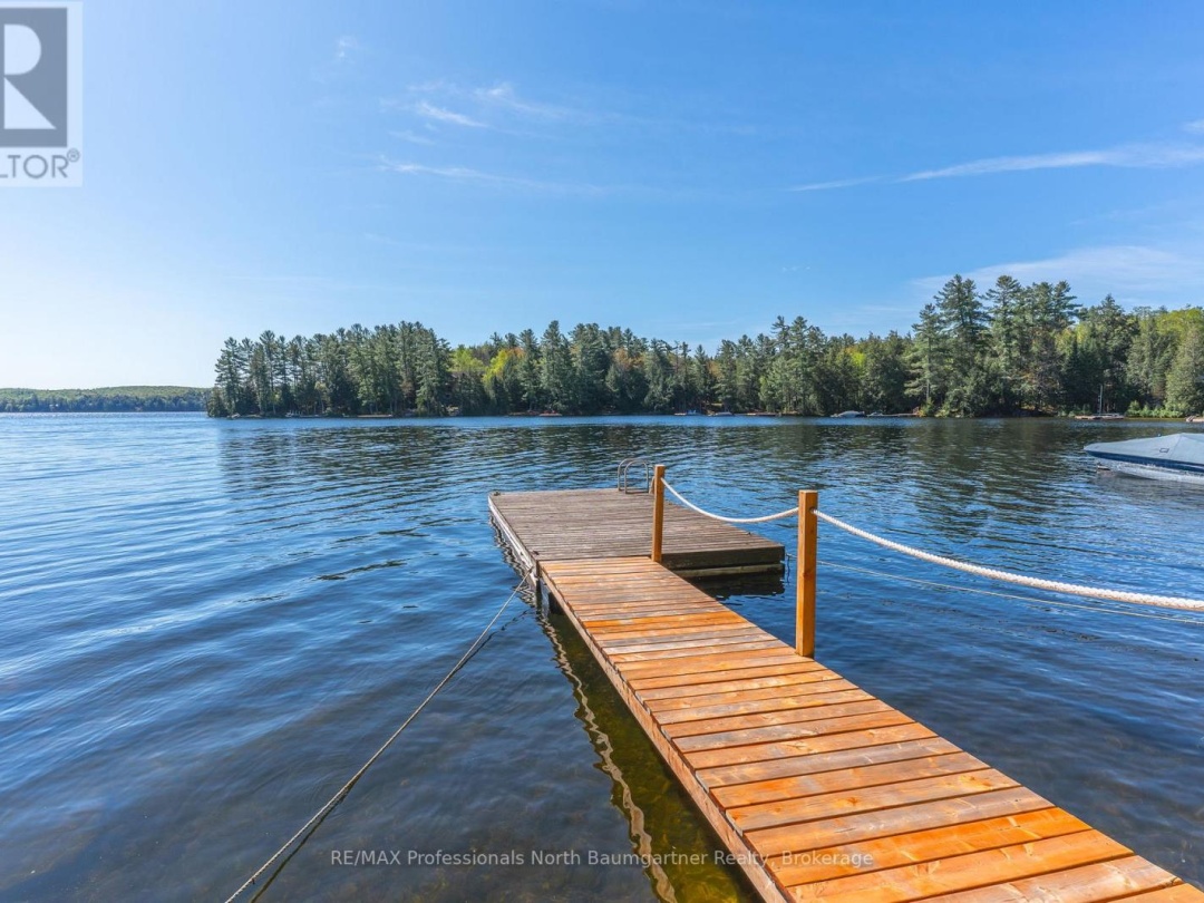 6469 Kennisis Lake Road, Kennisis Lake