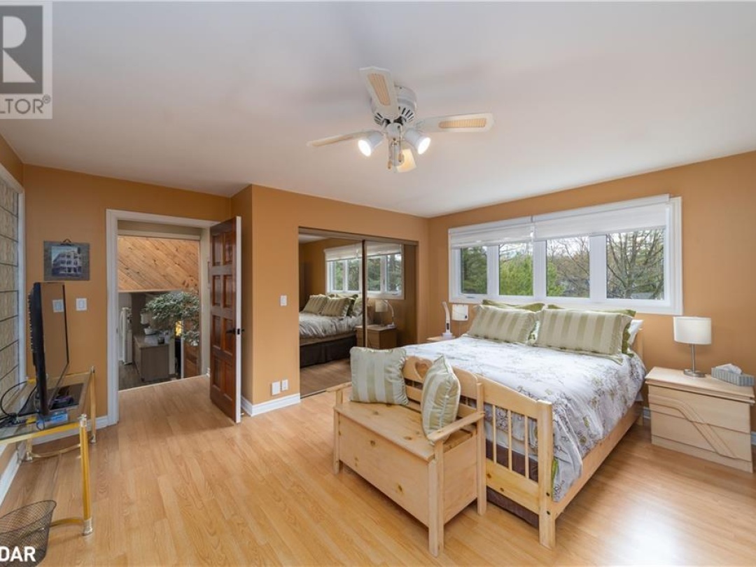 1936 Peninsula Point Road, Sparrow Lake