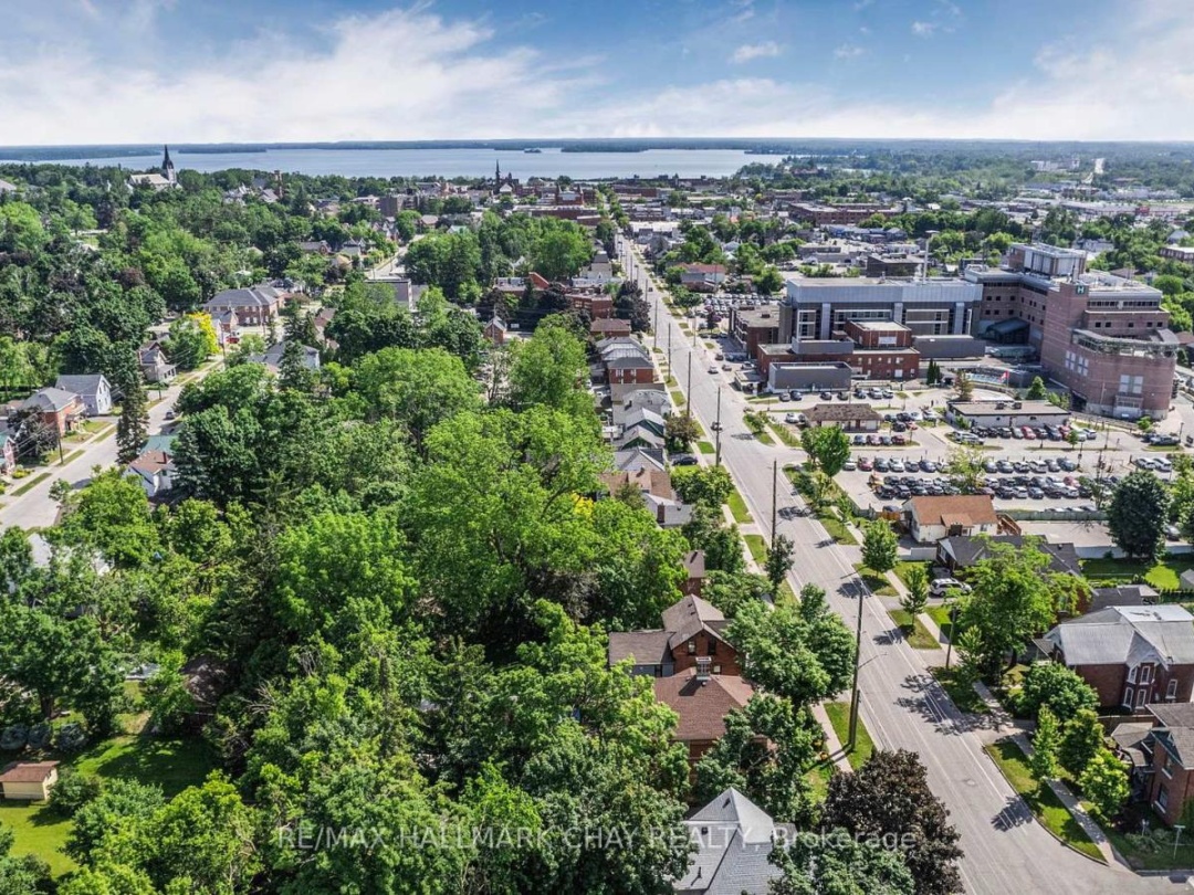 230 MISSISSAGA STREET W, 