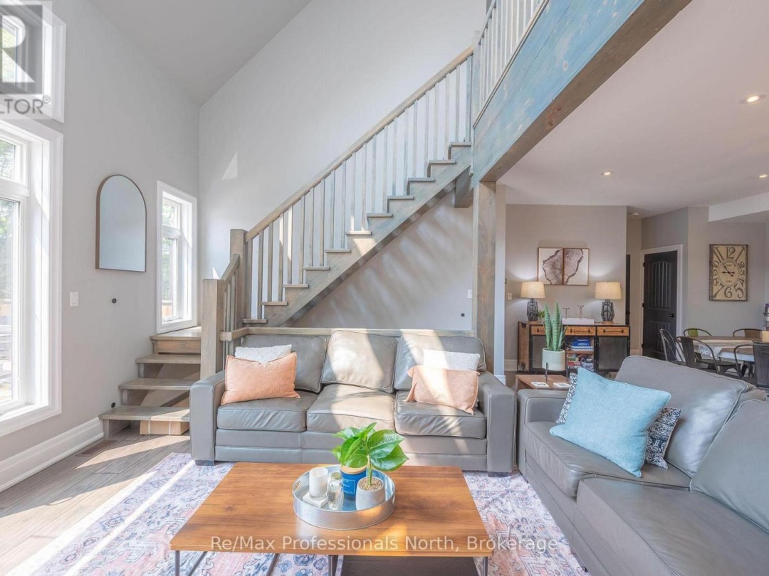 1024 ALBERT LANE E, Kawagama Lake