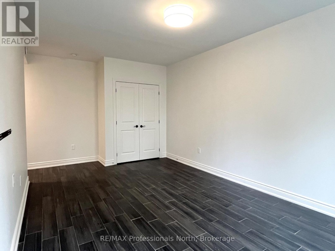 204 - 4 LAKE AVENUE, 