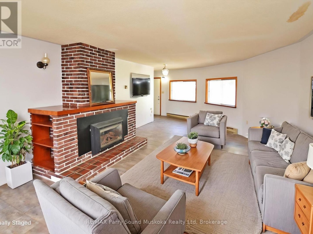 17 19 Church Street, Parry Sound