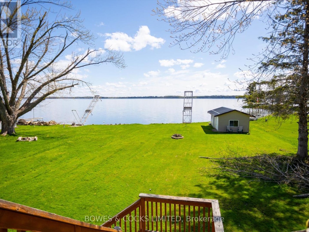240 Lakeshore Drive, Pigeon Lake