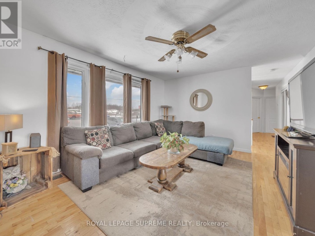 8740 12 Highway, Oro-Medonte
