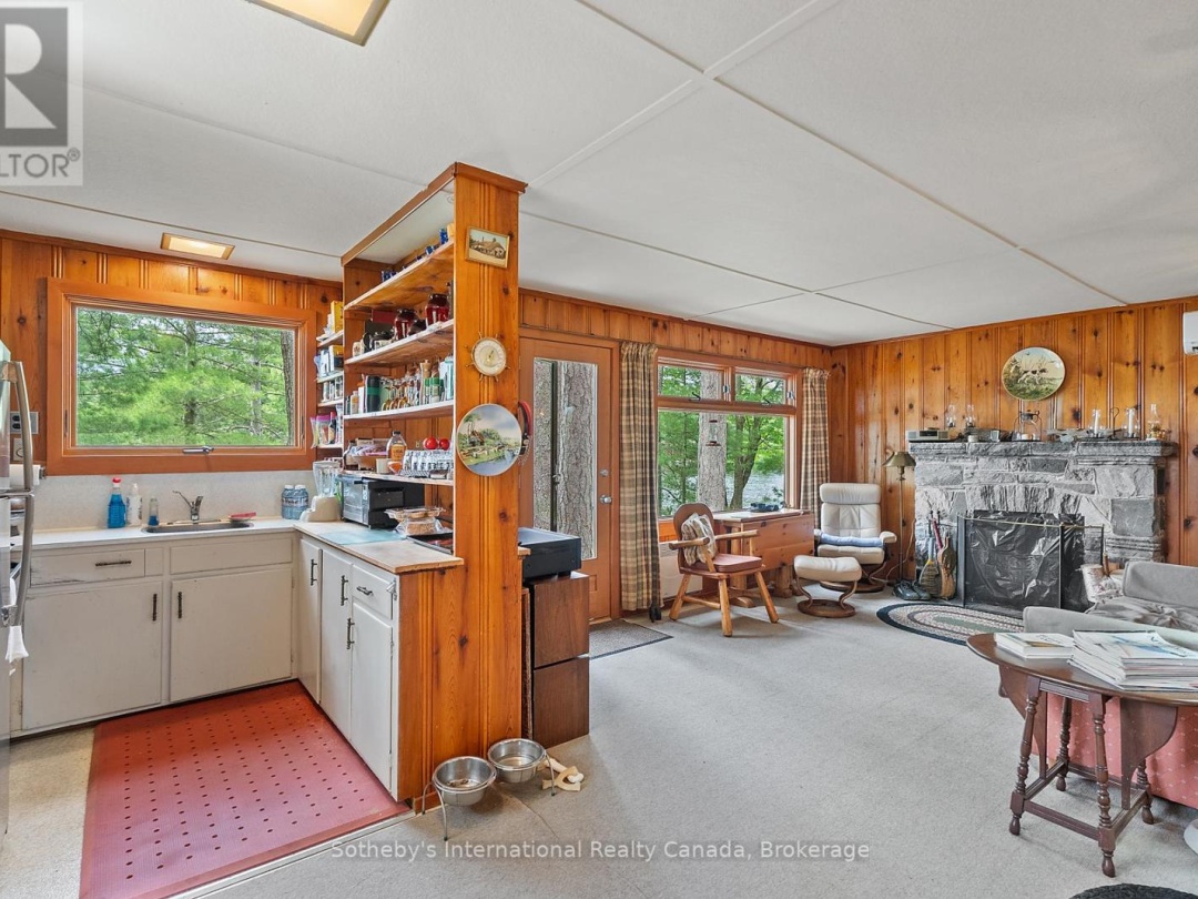 16Lk 1 Wolf Island, Kahshe Lake