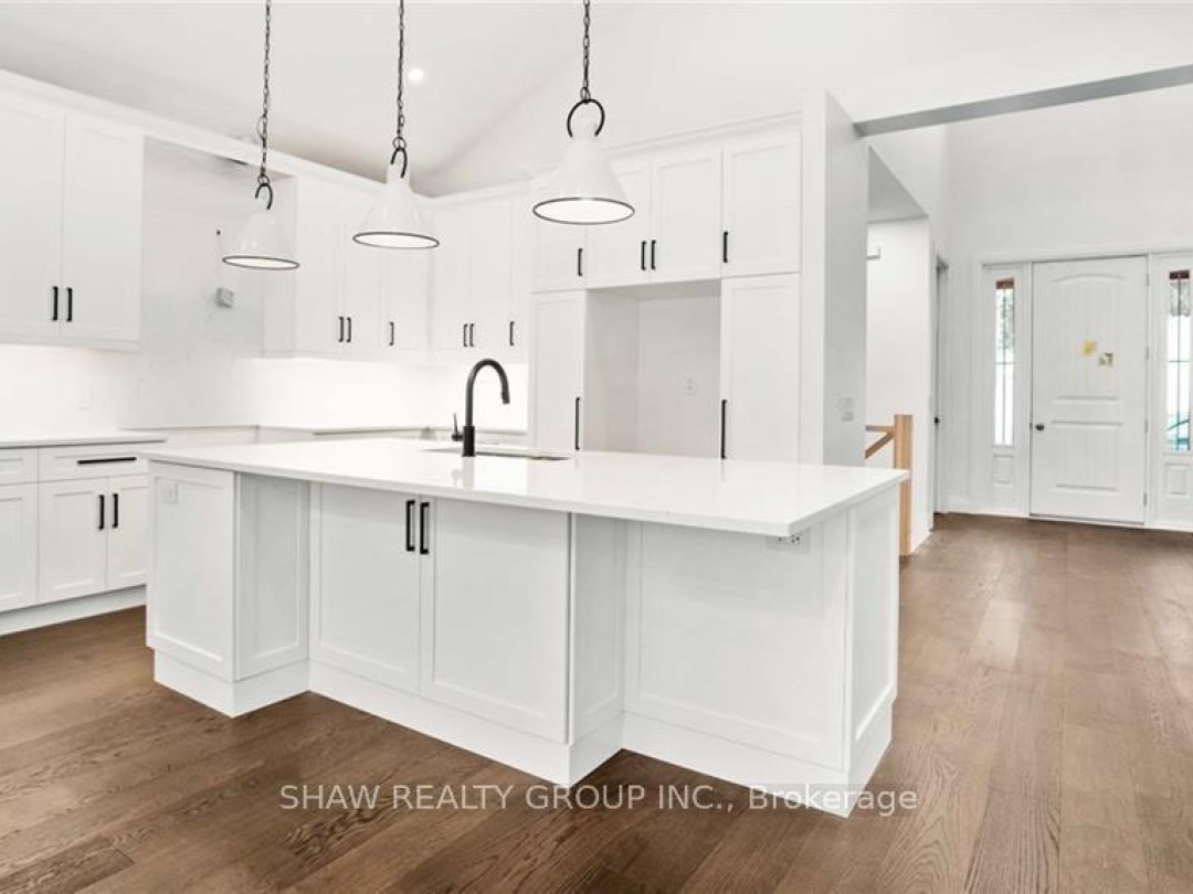 31 GLEN EAGLE COURT, 