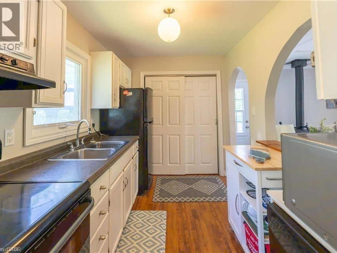 25 BAYVIEW ESTATE Road, 