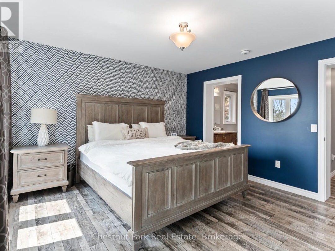5989 KENNISIS LAKE ROAD, Kennisis Lake