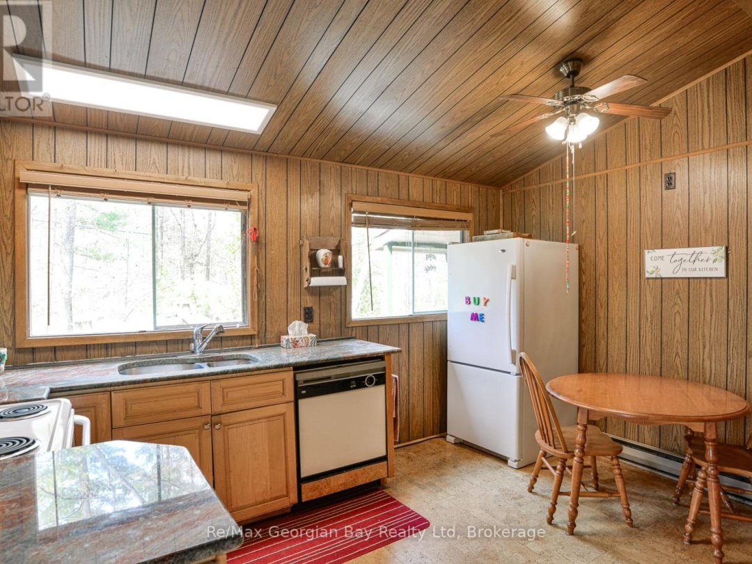 214 Trans Canada Bay Road, Six Mile Lake