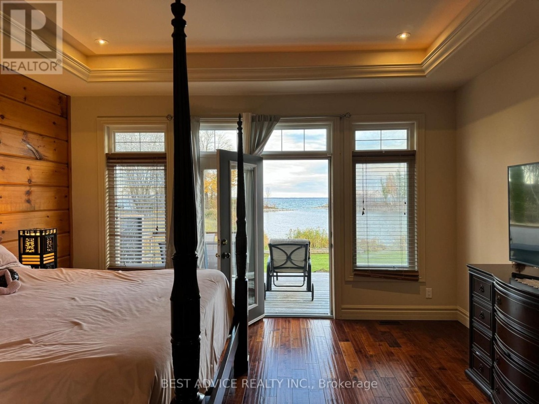9 Fernwood Lane, Lake Simcoe