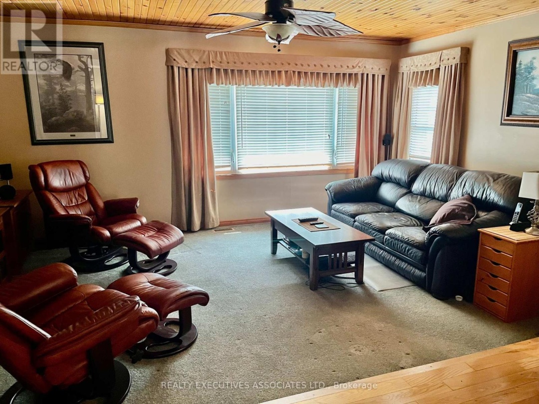 22 LAKEVIEW BOULEVARD, 