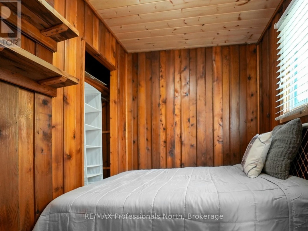 2787 Watts Road, Kennisis Lake