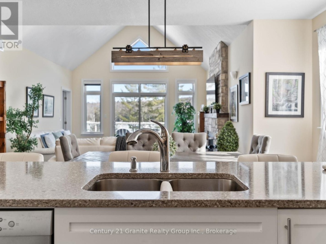 17 Webb Circle, Kashagawigamog Lake