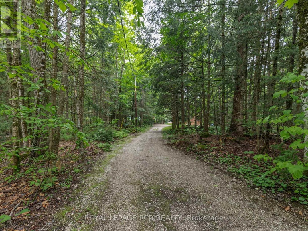 1034 BIRD LAKE CRESCENT, 