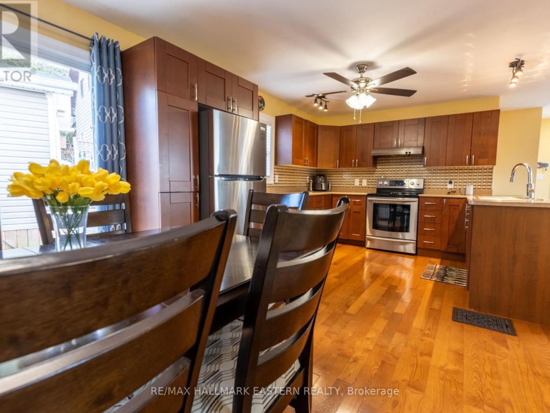 4 Hollyville Boulevard, Sturgeon Lake