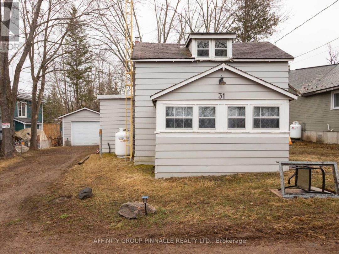 31 Birchcliff Avenue, Sturgeon Lake