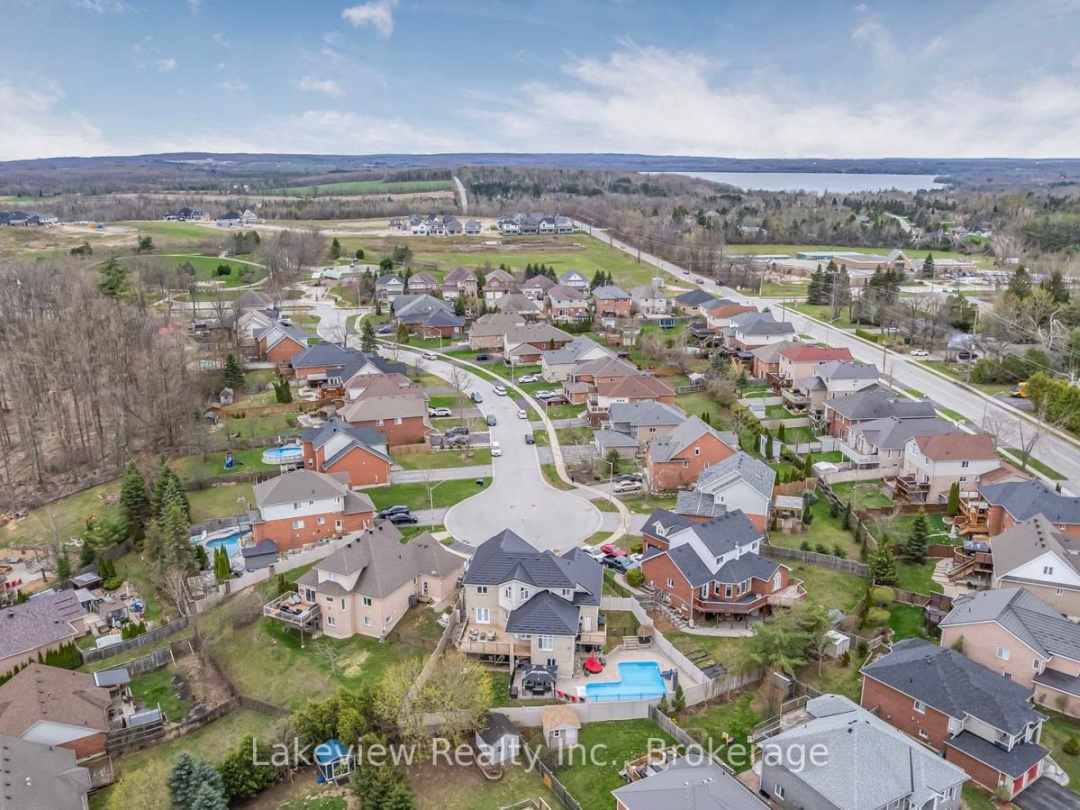 31 CLEOPATRA COURT, Orillia