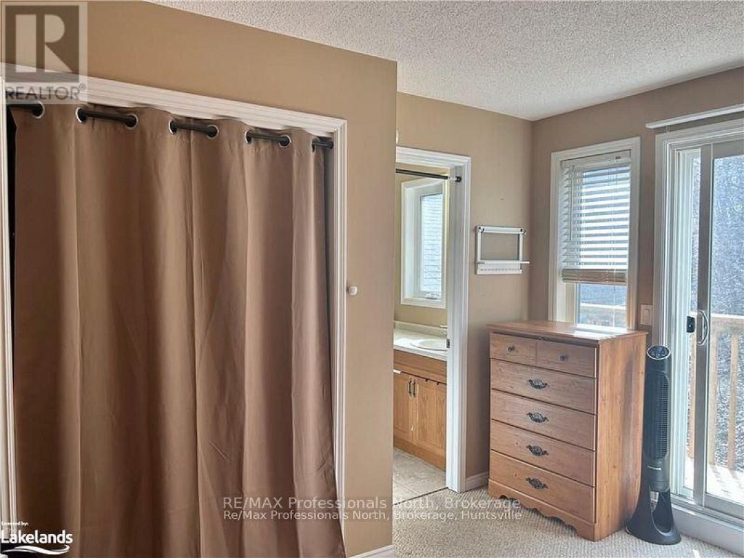 20 1591 Hidden Valley Road, Peninsula Lake