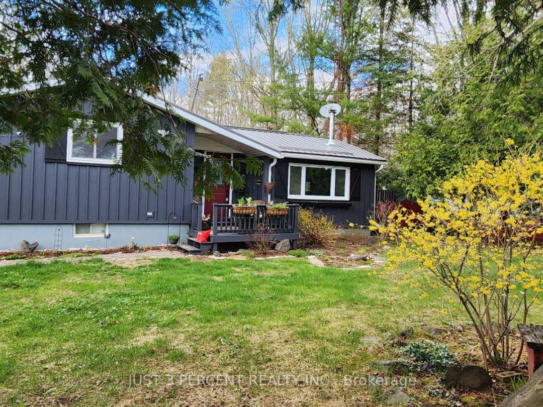55 Northern Avenue, Little Bald Lake
