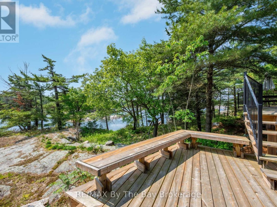 12 IS 3900 GEORGIAN BAY, 