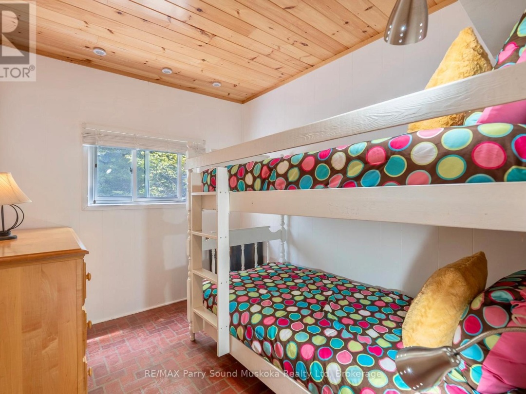 7 ISABELLA ISLAND, 