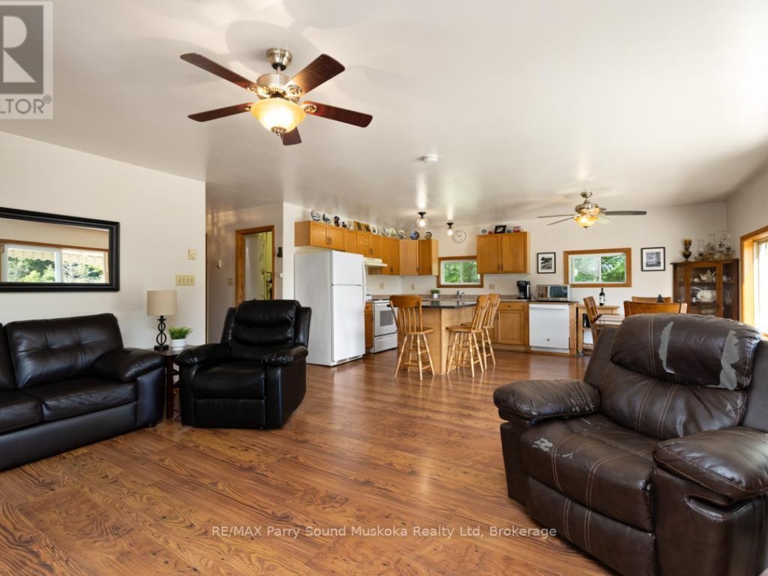 7 Blackstone Lake Road, Blackstone Lake