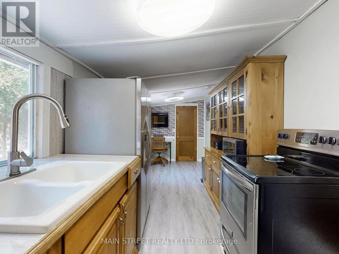 2 Ceadarhurst Avenue, Sturgeon Lake