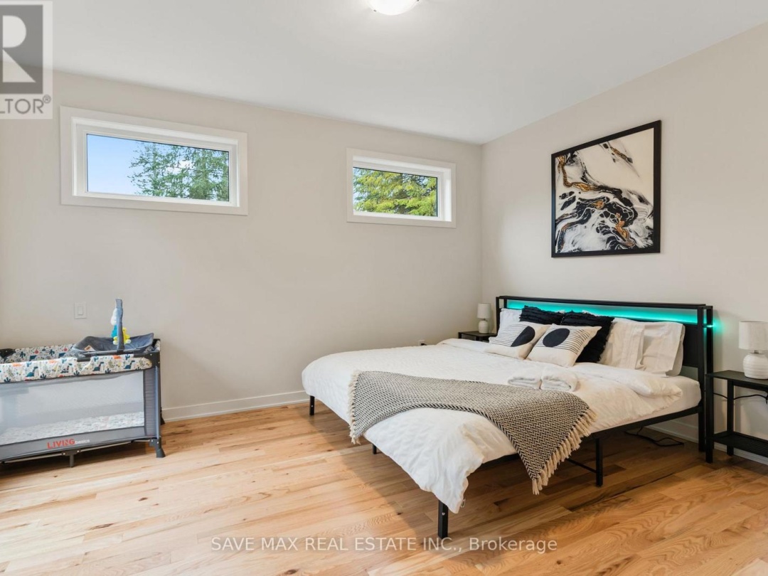 1049 GREENSVIEW DRIVE, 