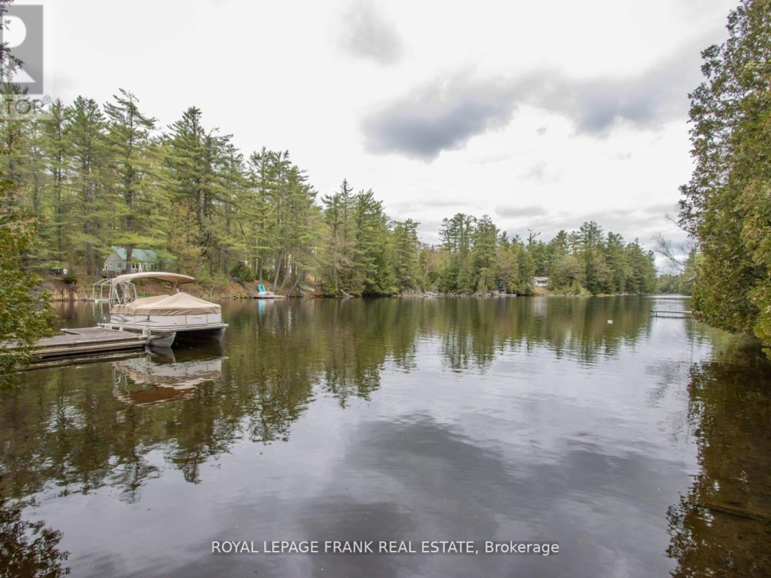1070 TOWERING OAKS TRAIL, 