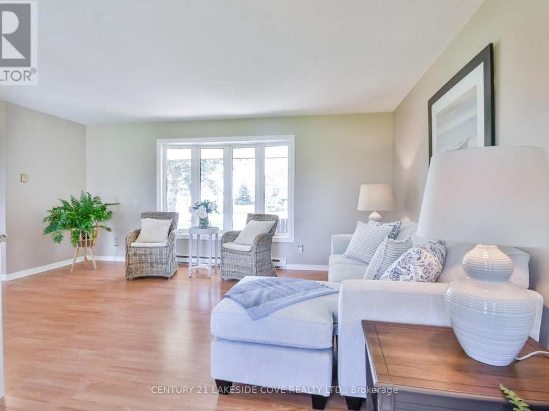 121 Bayshore Drive, Lake Simcoe