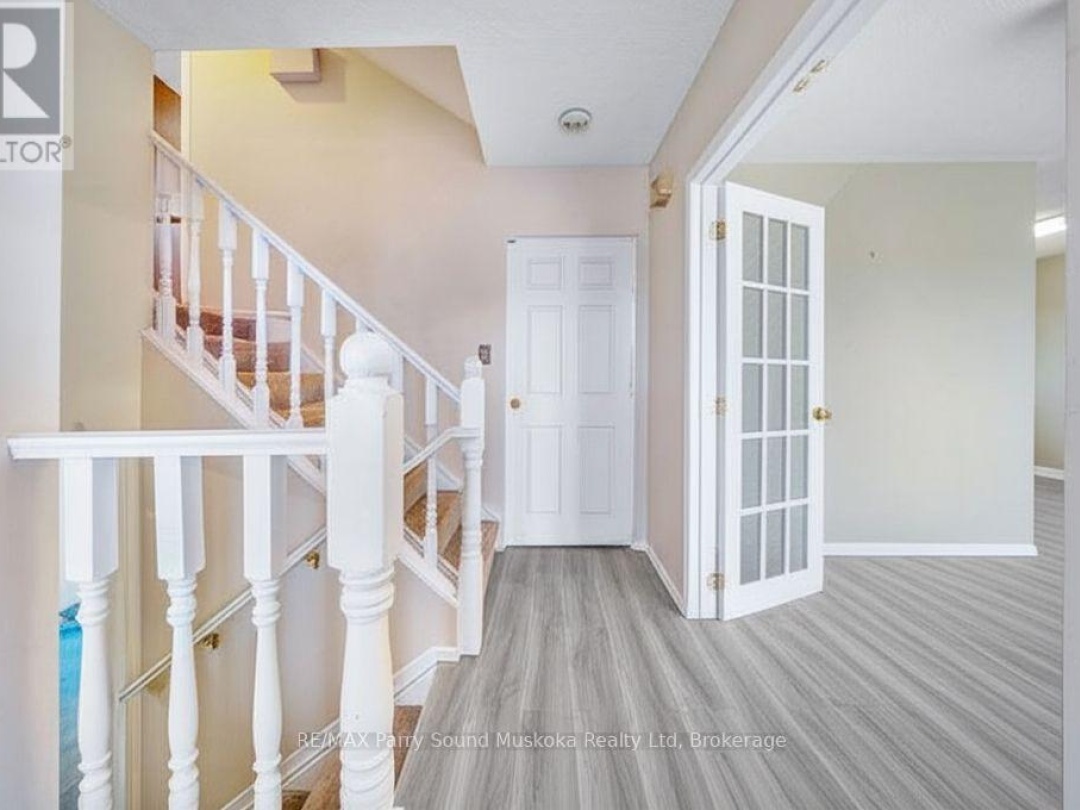 2 WILLIAM STREET, Parry Sound
