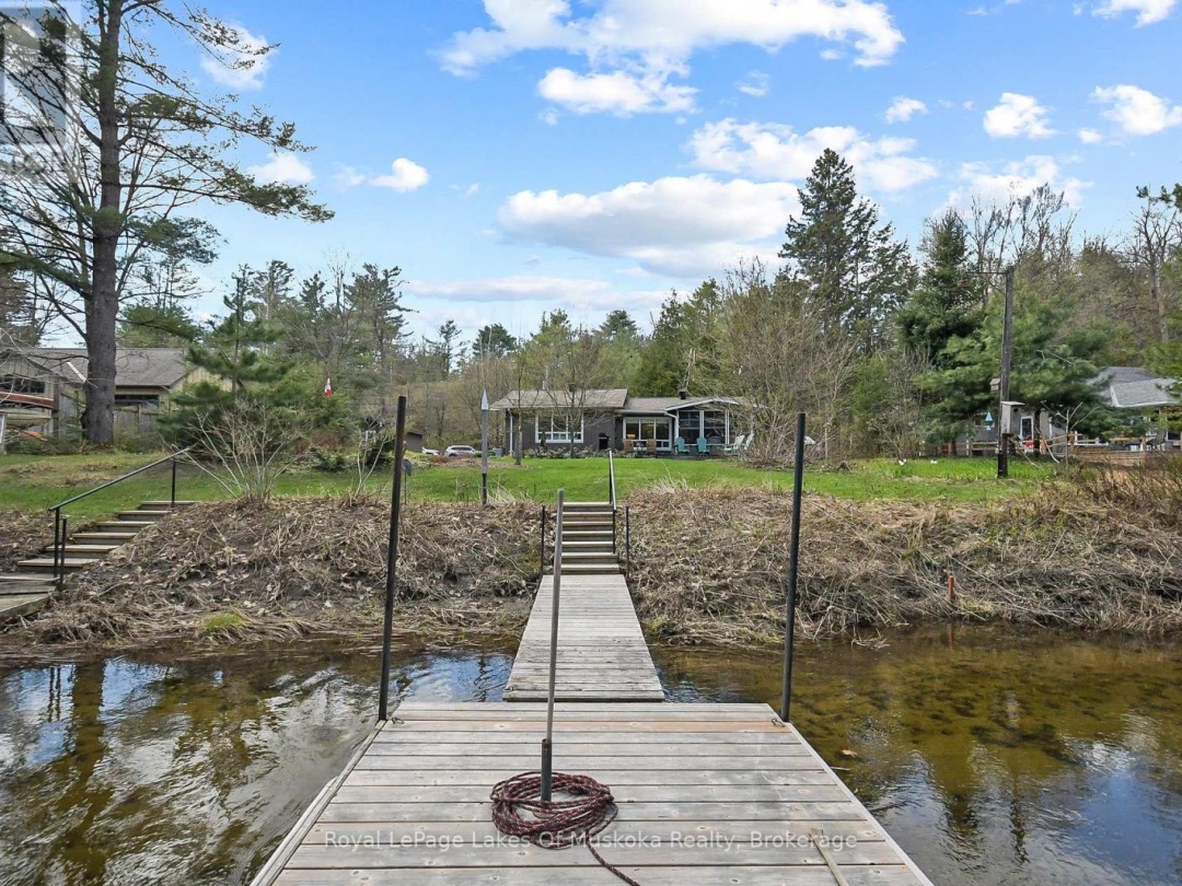 9 Summer Lane, Lake Muskoka