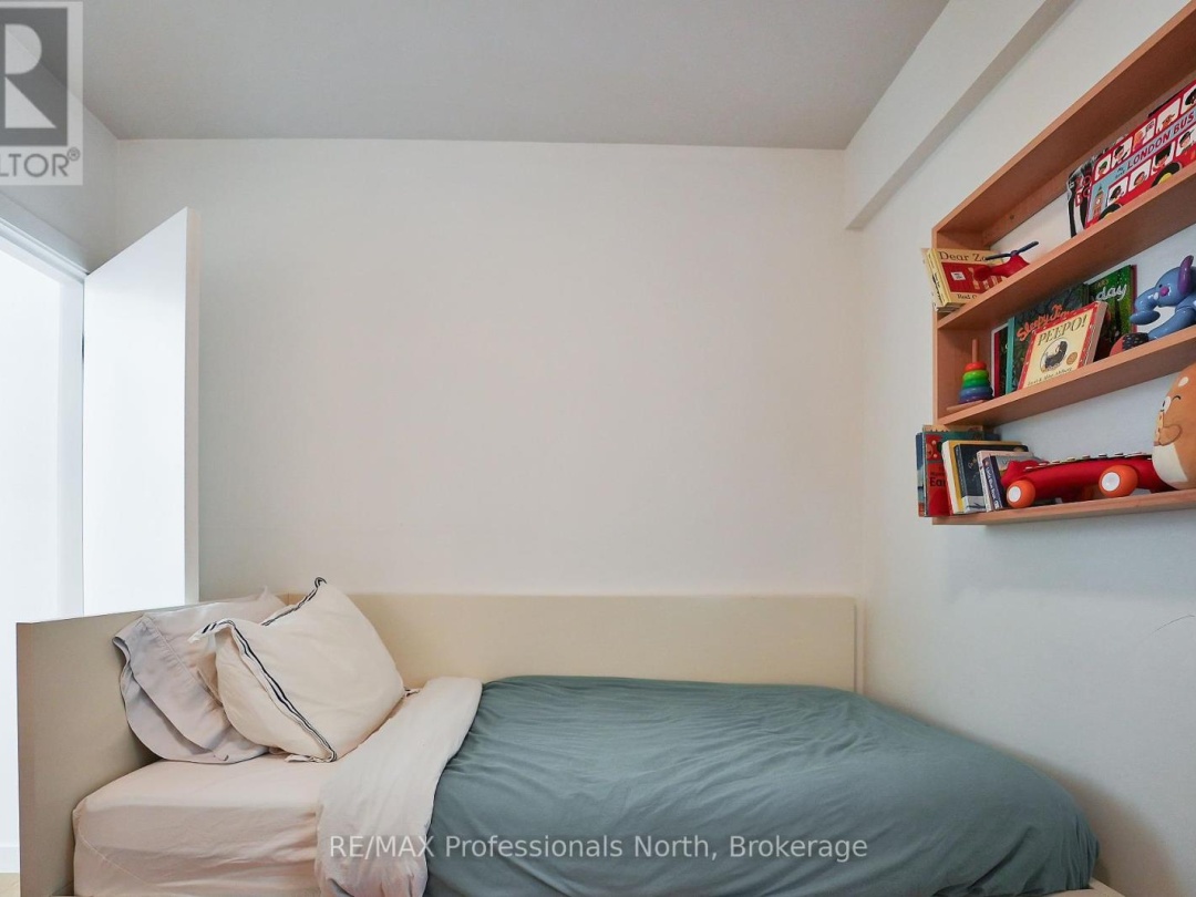 1004 Lipton Drive, Kennisis Lake