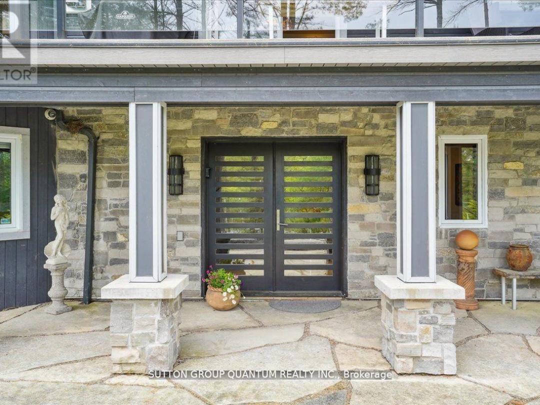 167 Santas Village Road, Muskoka River