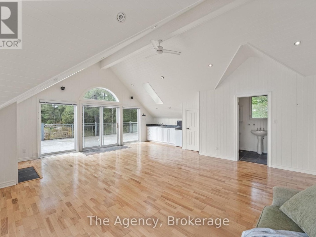80 Tall Timbers Road, Lake Joseph