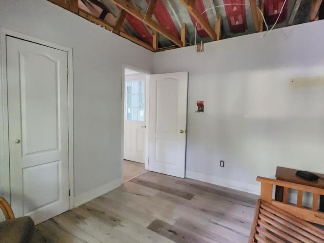 1068 HOLIDAY PARK DRIVE, 