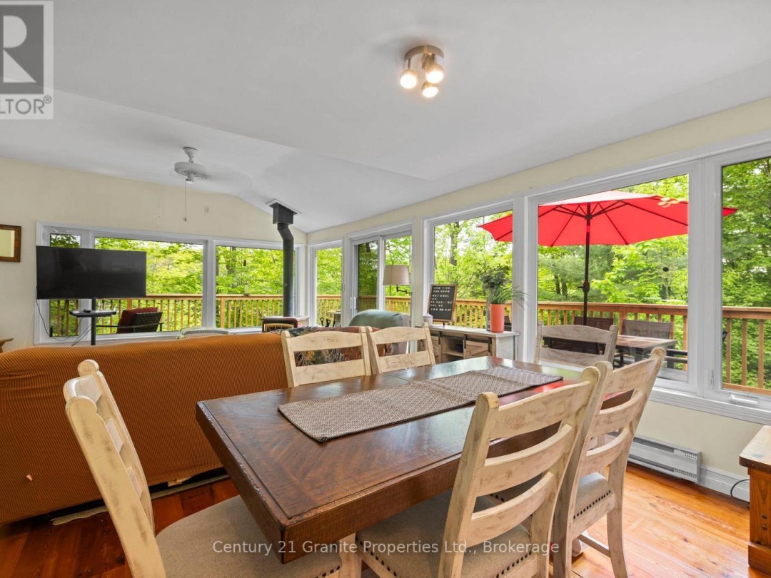 131 Downes Road, Horseshoe Lake