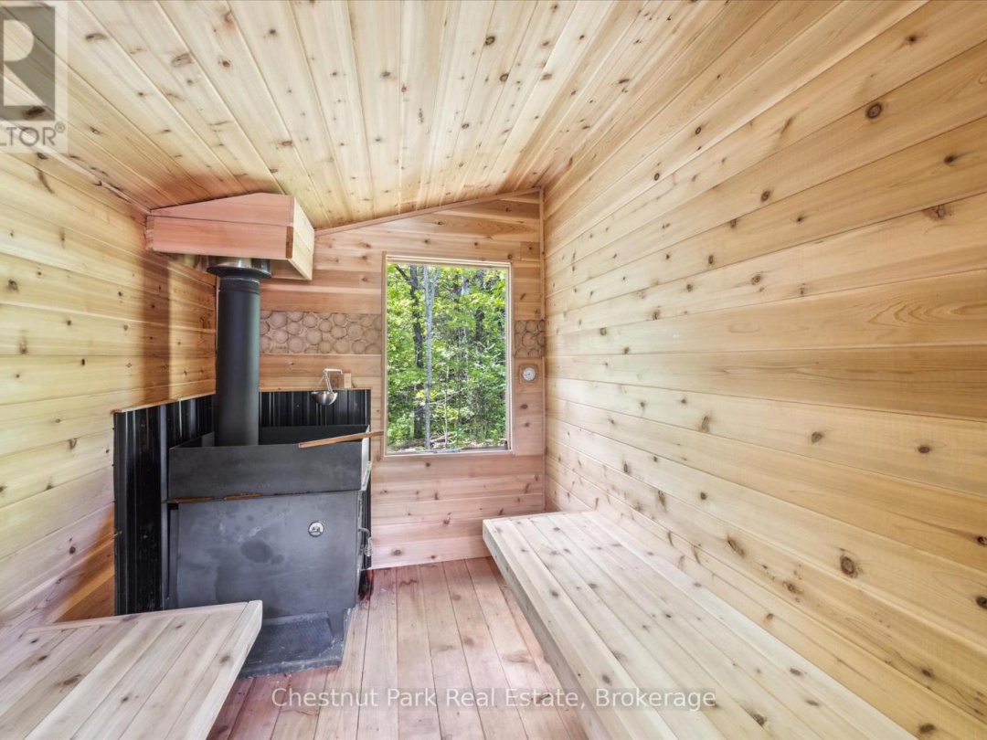216 BLACKWATER LAKE ROAD, Seguin