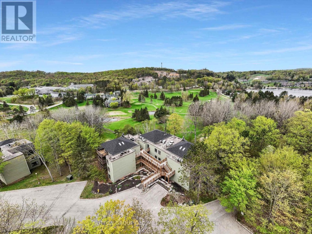 203 26 Deerhurst Drive, Peninsula Lake