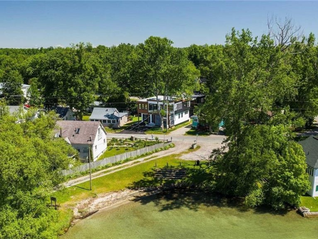7 Ridge Avenue, Lake Simcoe