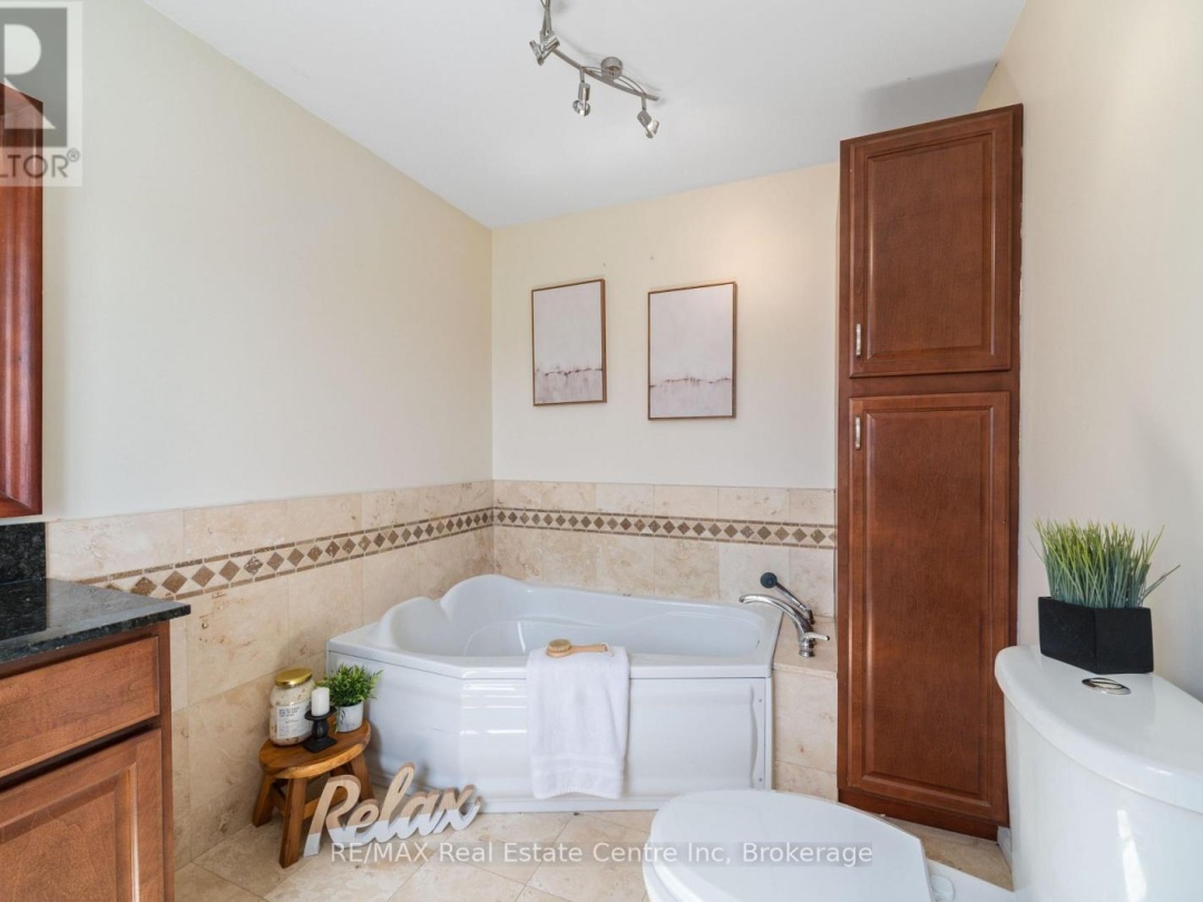 33 Totten Drive, Sturgeon Lake