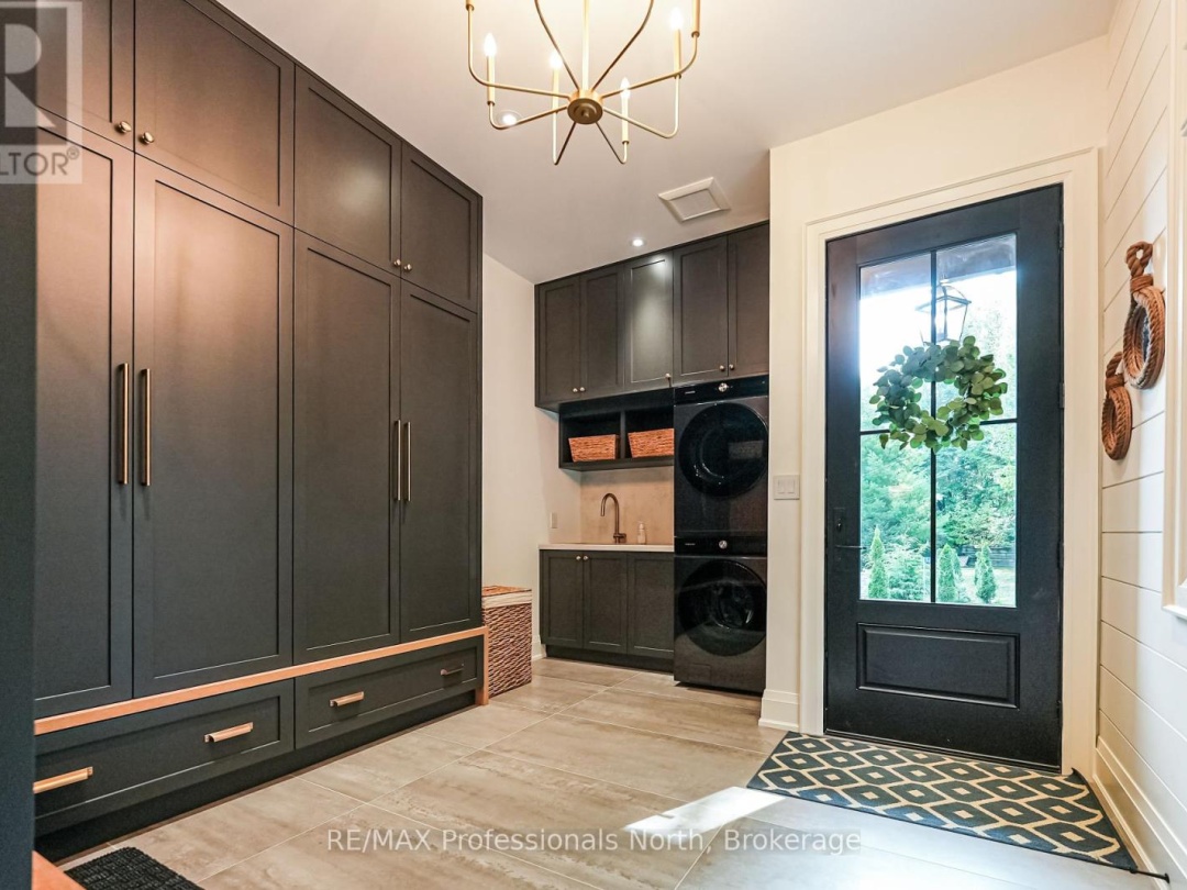 1015 TREASURE DRIVE, 