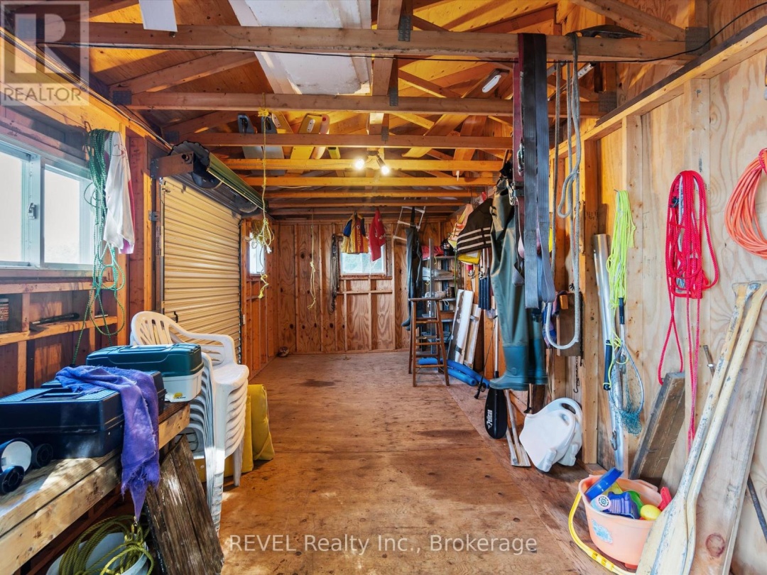 1077 Rignalls Road E, Wood Lake